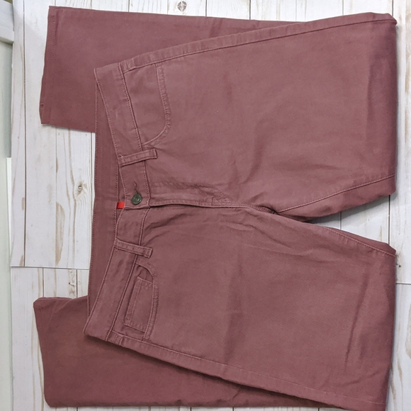 UJ Uniqlo Skinny Fit Straight Middle Rise Pink Jeans Size 28 x 33 - Picture 1 of 7